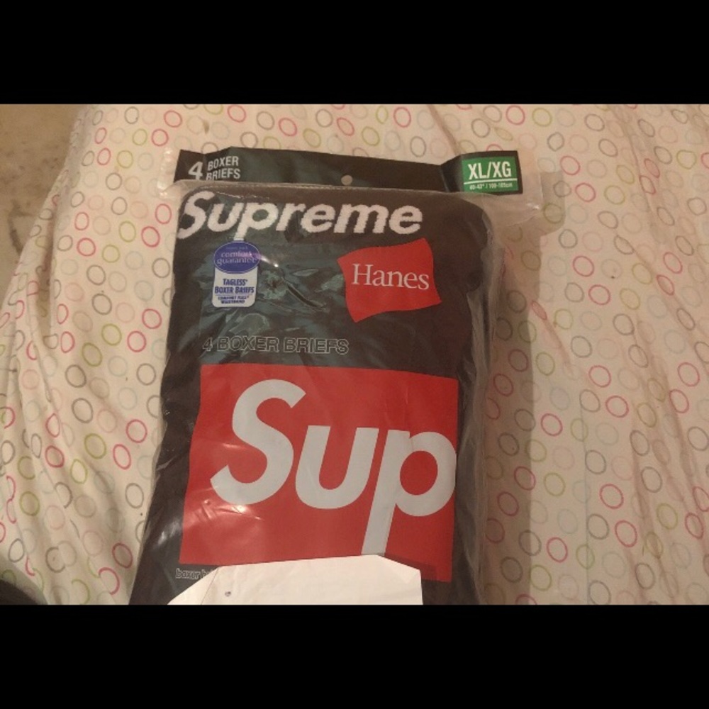 Supreme Hanes Boxer Briefs (4Pack)